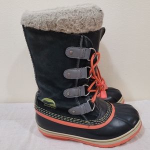 Sorel winter boots sz 2
